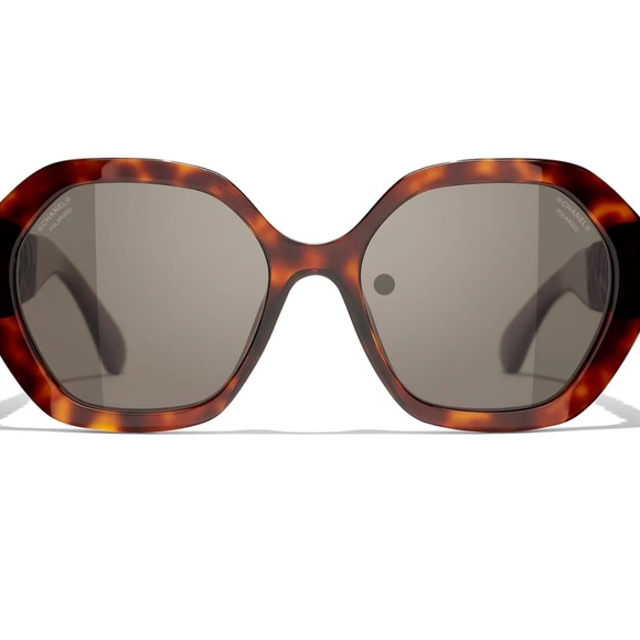 CHANEL Sunglasses - Picture 2 of 4